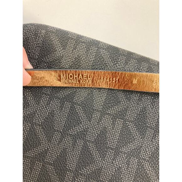 MICHAEL KORS SIGNATURE PRINT SAFFIANO LEATHER FANNY PACK - Picture 6 of 9